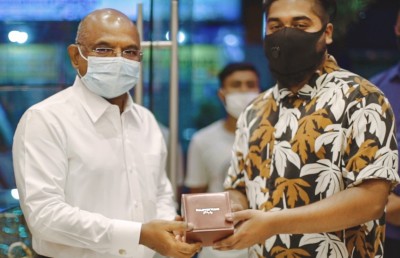 މޯލްޑިވްސް ވޭވްގެ ގަޑިތައް ދައްކާލަން ޝޯރޫމެއް