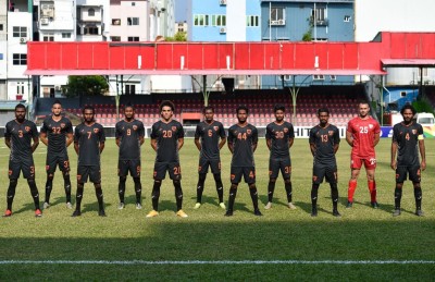 ބެންގަލޫރާއި އީގަލްސް އެއް ހޮޓަލަކަށް، މާޒިޔާ ހުޅުމާލެއަށް