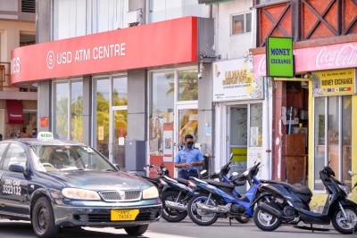 ޑޮލަރުގެ ތާށިކަމާހުރެ ބޭރުގެ އިތުރު ޑިޖިޓަލް ވޮލެޓުތައް ބްލޮކޮށްފި