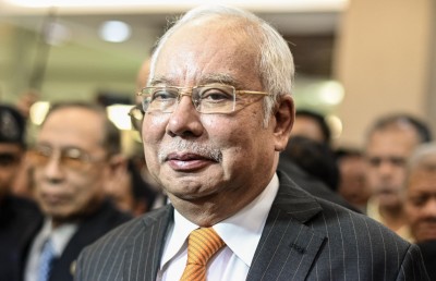 މެލޭޝިއާގެ ކުރީގެ ބޮޑުވަޒީރު ނަޖީބުގެ ޖަލު ހުކުމް ހަ އަހަރަށް ކުރުކޮށްފި