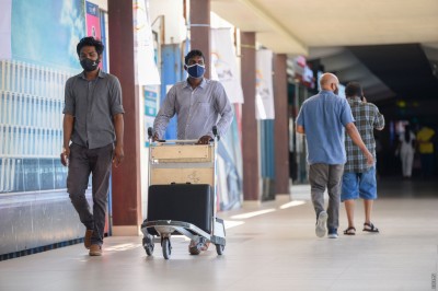 ޔޫކޭ އިން އަންނަ މީހުން ކަރަންޓީނުކުރަން ނިންމައިފި