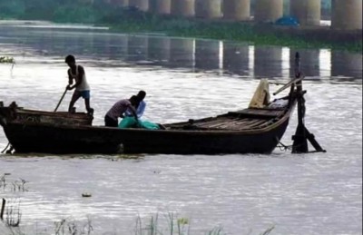 އިންޑިއާގައި ކޮވިޑް ޖެހިގެން މަރުވާމީހުންގެ ހަށިތައް ކޯރުތަކަށް އަޅާ މައްސަލަ ބޮޑުވެއްޖެ