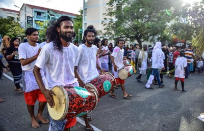 އީދުގެ ހަރަކާތްތައް ފޮނުވައިގެން ދިރާގުން ބޮޑު ހަދިޔާއެއް!