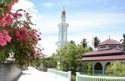 ކޮވިޑް-19: އައްޑޫގައި ޖަމާއަތުގައި ނަމާދުކުރުން އަނެއްކާ ވެސް މެދުކަނޑާލައިފި