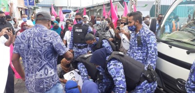 އިދިކޮޅު އިހްތިޖާޖުން ފަސް މީހަކު ހައްޔަރުކޮށްފި