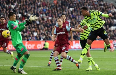 60 އަހަރަށްފަހު ވެސްޓްހޭމްގެ ބޮޑު ބަލި، މާ ކުރިން ސަޕޯޓަރުން ވެސް ފޫހިވެއްޖެ