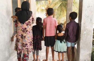 މާބަނޑު މީހަކު ފަސް ދަރިންނާ އެކު ބިކަވެފައި!