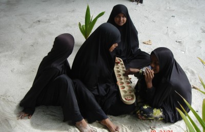 ހަރުކަށި ކަސްތޮޅުން ވީއްލިއްޖެ، މިހާރު މިއީ އެހެން ހިމަންދޫއެއް!
