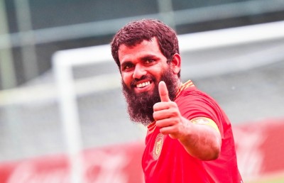 މަސްއޮޑި ސަޕޯޓަރުން ދެއްކީ ފުޓްބޯޅައިގެ ނަމޫނާ: އަކޫ