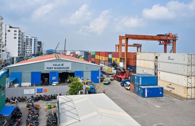 ވިޔަފާރި ބަނދަރުން ބޯޓުފަހަރަށް ދޭ ހިދުމަތަށް ޑޮލަރުން ފީ ނަގަން ފަށަނީ