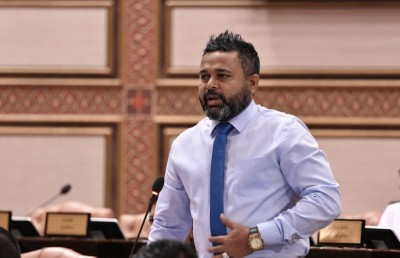 އިޒުރޭލުގެ ޓޫރިސްޓުން ރާއްޖެ އައުން މަނާކުރުމަށް ގޮވާލައި މަޖިލީހަށް ކުއްލި މައްސަލައެއް