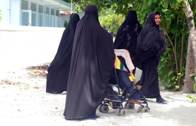 ހަރުކަށި ކަސްތޮޅުން ވީއްލިއްޖެ، މިހާރު މިއީ އެހެން ހިމަންދޫއެއް!