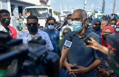 މާލޭގެ މަގުތައް ޑިސްއިންފެކްޓްކޮށް، ދޮންނަން ފަށައިފި