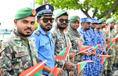 ފުލުހުންނާއި ސިފައިންގެ މުސާރަ ދެ ގުނަ ކުރުމުގެ ވައުދު ފުއްދުން ލަސްވާތީ މަޖީލިހަށް މައްސަލައެއް!