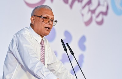 ގައުމު ހިންގަން ރައީސް މުއިއްޒަށް ވުރެ ކުޅަދާނަ އެހެން ބޭފުޅަކު ނެތް: ޝަރީފް