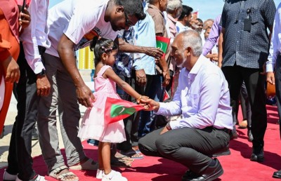ގައްދު އާއި މާވަރުލު އެއާޕޯޓު ބްރިޖަކުން ގުޅުވައިލާނަން: ރައީސް