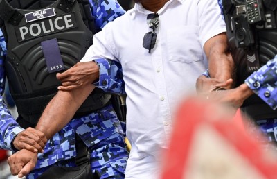 ދަރިން ދޫކޮށް މާބަނޑު އަނބިމީހާ ގޮވައިގެން ހަނގުރާމަށް ދާން އުޅެނިކޮށް ރާއްޖެ ގެނެސް ހައްޔަރުކޮށްފި
