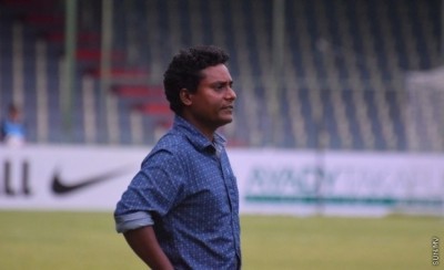 އީގަލްސްގެ ކޯޗަކަށް ޝާޒް ހަމަޖައްސައިފި