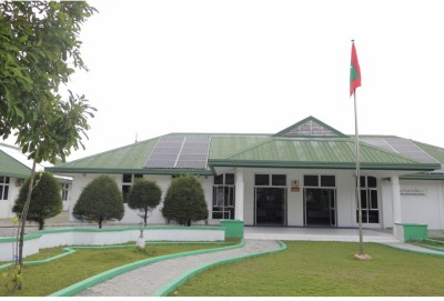 ކުއްޖެއްގެ ބޮލަށް ފާރެއް ވެއްޓި އައިސޫޔޫގައި ފަރުވާ ދެނީ