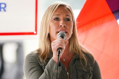 އެމެރިކާގެ ކޮންގްރެސްގެ ހަރުކަށި ފިކުރުގެ މެންބަރަކު ކޮމިޓީތަކުން ބޭރުކޮށްލައިފި