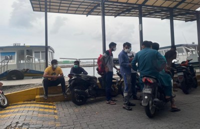 ޕާކިސްތާނުގެ މީހުން މާލެތެރޭ ސަލާންޖަހަނީ!