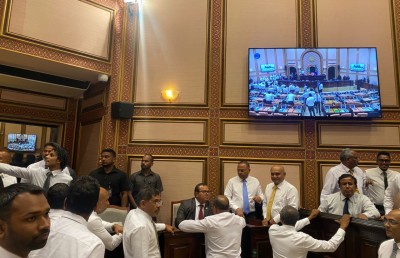 ސަރުކާރަށް ހުރަސްނާޅައި، ކަންކަން ފަހިކޮށްދޭނެ މަޖިލީހެއް ބައްޓަންކޮށްދޭން ރައީސް އެދިވަޑައިގެންފި