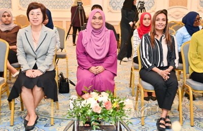 ޗައިނާއިން ރާއްޖެއަށް 12 ގްރީން އެމްބިއުލާންސް ހަދިޔާކޮށްފި