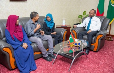 ގުރުއާނުގެ އަޑުން މަންމަން ދެމަފިރިންގެ ނަން ގުގުމާލި ދަރިފުޅު!