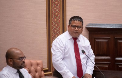 ތިން ރަށެއްގެ ފެނާއި ނަރުދަމާ ލަސްވާތީ، މިނިސްޓަރު މަޖިލީހަށް ހާޒިރުކުރަނީ