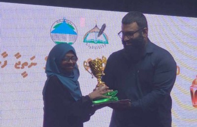 ގުރުއާނުގެ އަޑުން މަންމަން ދެމަފިރިންގެ ނަން ގުގުމާލި ދަރިފުޅު!