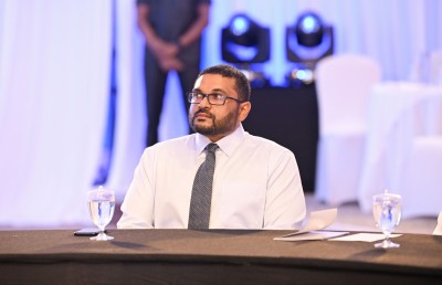 ޣައްސާން ވިދާޅުވީ، މުޒާހަރާގެ ތެރެއިން މަޖިލިހުގެ ގޯތިތެރެއަށް އުކީ ކުކުޅު ބިސް، ގަލެއް ނޫން ކަމަށް