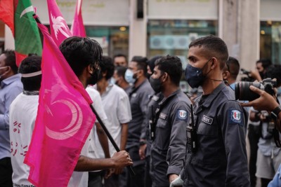 ކުރީގެ މެމްބަރު މުހައްމަދު އިސްމާއީލް އާއި މުފީދު ހިމެނޭގޮތުން 13 މީހަކު ހައްޔަރުކޮށްފި