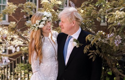 އިނގިރޭސި ބޮޑުވަޒީރު ކާވެނިބައްލަވައިގެންފި