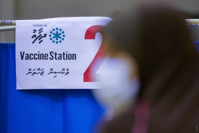 ވެކްސިން ދޭން ނުފެށެނީ ދެ ރަށެއްގައި