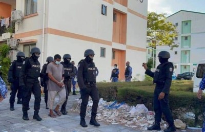 ޓެރަރިޒަމްގެ ތުހުމަތުގައި ނަމަ ބަންދު އިތުރުނުކޮށް 48 ގަޑިއިރު ބެހެއްޓޭ ގޮތަށް ހަދަނީ