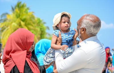 ސިޔާސީ ފިކުރަށް ބެލުމެއް ނެތި، ހިންނަވަރަށް ދޭން ޖެހޭ ފުރިހަމަ ހައްގު ހޯދައިދޭނަން: ރައީސް