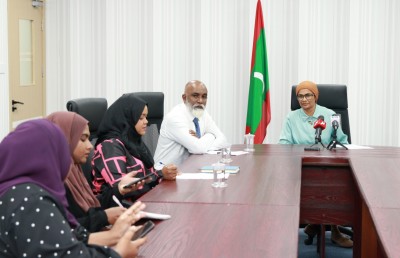 ސްޓޫޑެންޓް ލޯނުތައް އަނބުރާ ދެއްކުމަށް މިނިސްޓަރު އެދިވަޑައިގެންފި
