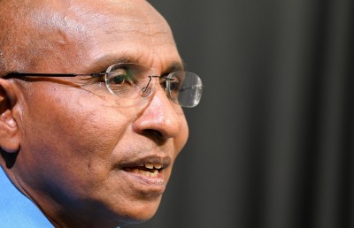 ހަބީބްގެ 38 އަހަރު: ސިޔާސީ ދިލަ ހޫނުގައި ނުޖެހި ނުކުންނެވީ ހުސްއަތާ!