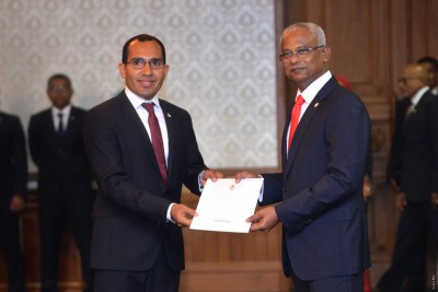 މަޖިލީހުން މަލީހު މިނިސްޓަރު ކަމުން ވަކިކޮށްފި