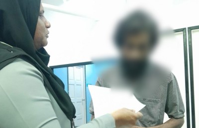 މަގަށް ކުނި އެޅި މީހަކު ސީސީޓީވީ ފުޓޭޖުތައް ބަލައިގެން ހޯދައި ޖޫރިމަނާކޮށްފި