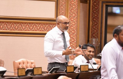 ރިޝްވަތުގެ ތުހުމަތުތަކާއެކު ސަނީފްގެ ރުޅިގަނޑު ޝާހިދާއި އެމްޑީޕީއަށް!
