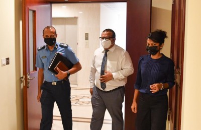 ނަޝީދަށް ދިން ހަމަލާއާ ގުޅޭ އިންކުއަރީއަށް ޕޮލިސް ކޮމިޝަނަރު ހާޒިރުކޮށްފި