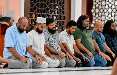ހަދީސެއްގެ އަލީގައި: ދަރިން ފިތުރަތުގައި ދަމަހައްޓަން މަސައްކަތް ކުރުން