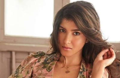 ސަންޖޭގެ ދަރިފުޅު ޝަނާޔާގެ ފުރަތަމަ ފިލްމަކީ ތިނެސްކަން ލޯބީގެ ފިލްމެއް