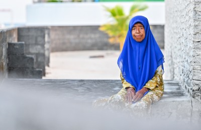 ފޮޓޯ ސްޓޯރީ: މުޅި އުމުރު ހިތްދަތިކަމާއި އެކަނިވެރިކަމުގައި