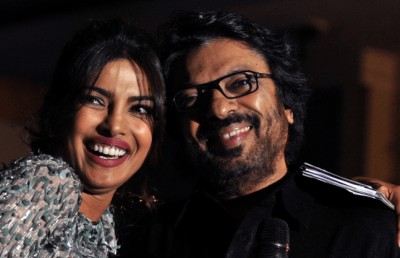 ޕްރިޔަންކާއާ އެކު ބަންސާލީ އެކްޝަން ފިލްމެއް ހަދަނީ