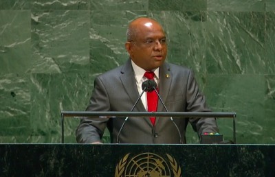 ފޮރިން ސާވިސް އޮފިސަރުކަމުން އދ.ގެ އާންމު މަޖިލީހުގެ ރައީސްކަމަށް