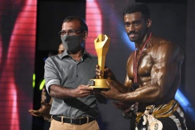 މިސްޓަ މޯލްޑިވްސްގެ ޝަރަފު ޔާމްބެއަށް