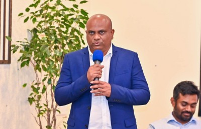 ތިން އަހަރަށްފަހު ލަތީފް އެނބުރި ވީއޭއެމްގެ ރައީސްކަމަށް