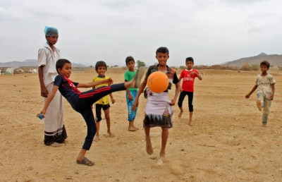 ހަނގުރާމަޔާ ހެދި ޔަމަންގެ 4.5 މިލިއަން ކުދިން ސްކޫލަކަށް ނުދޭ